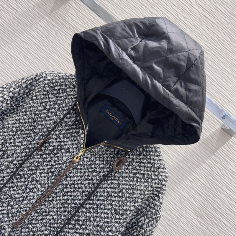 l0vis Vvtt0n outwear